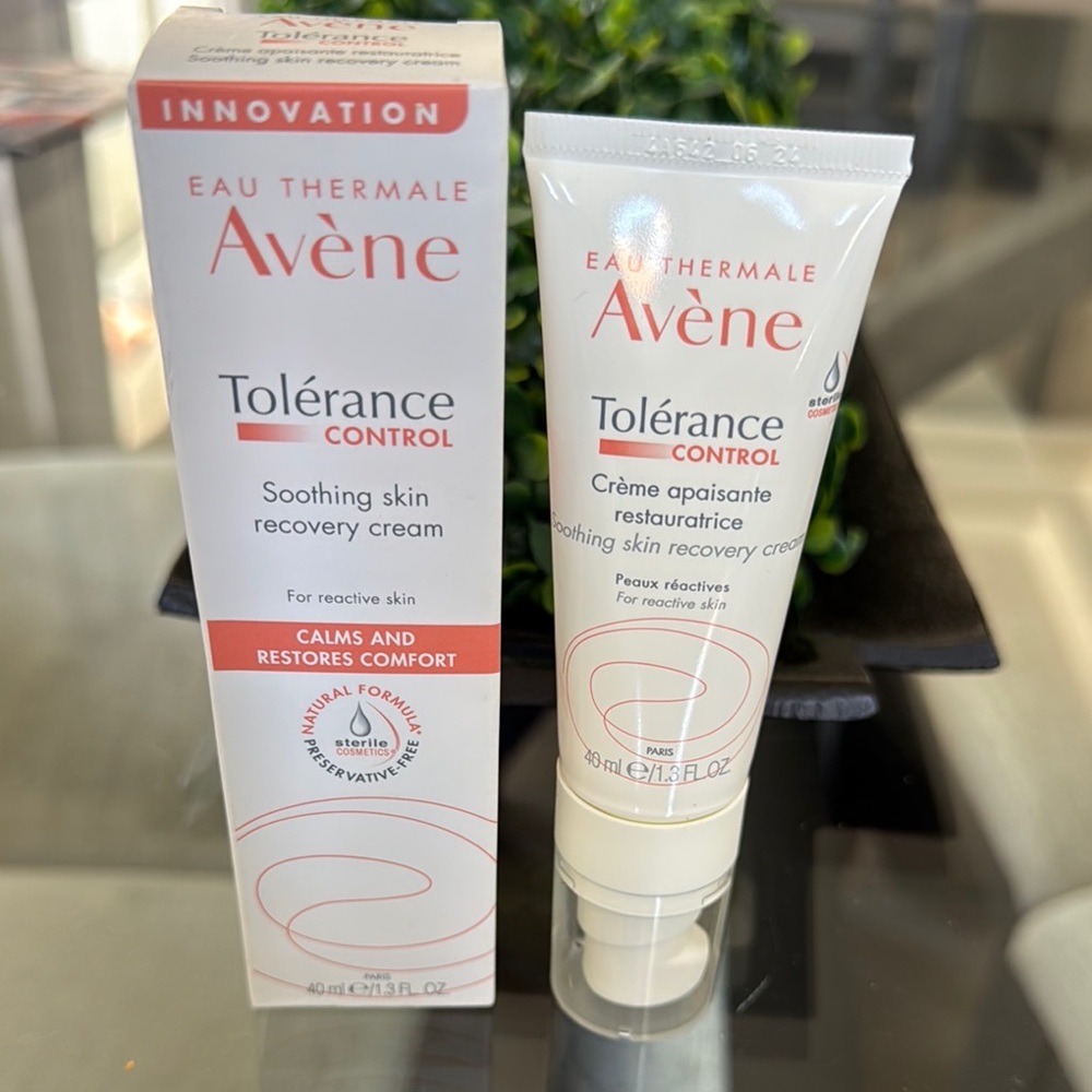 Avène Tolérance Control Soothing Skin Recovery Cream - White/Peach